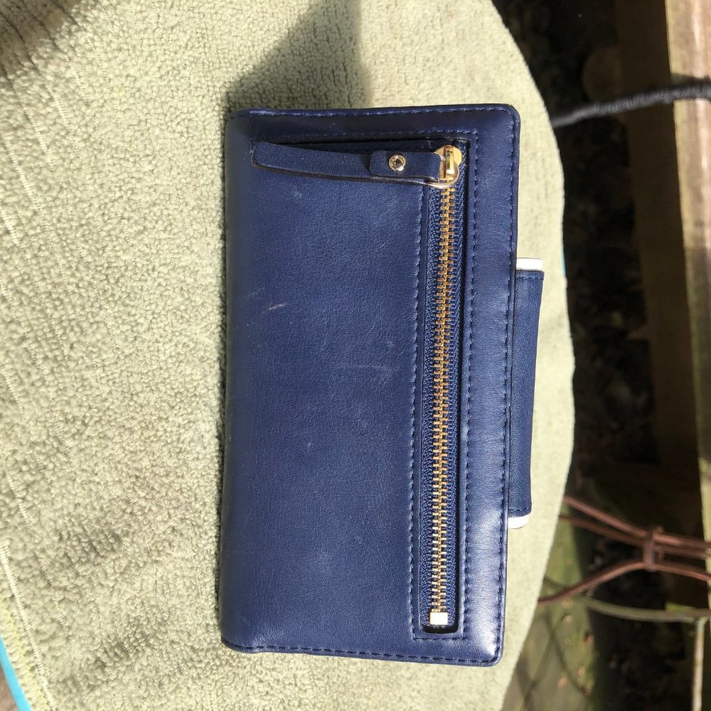 Kate Spade Wallet - Picture 2 of 3